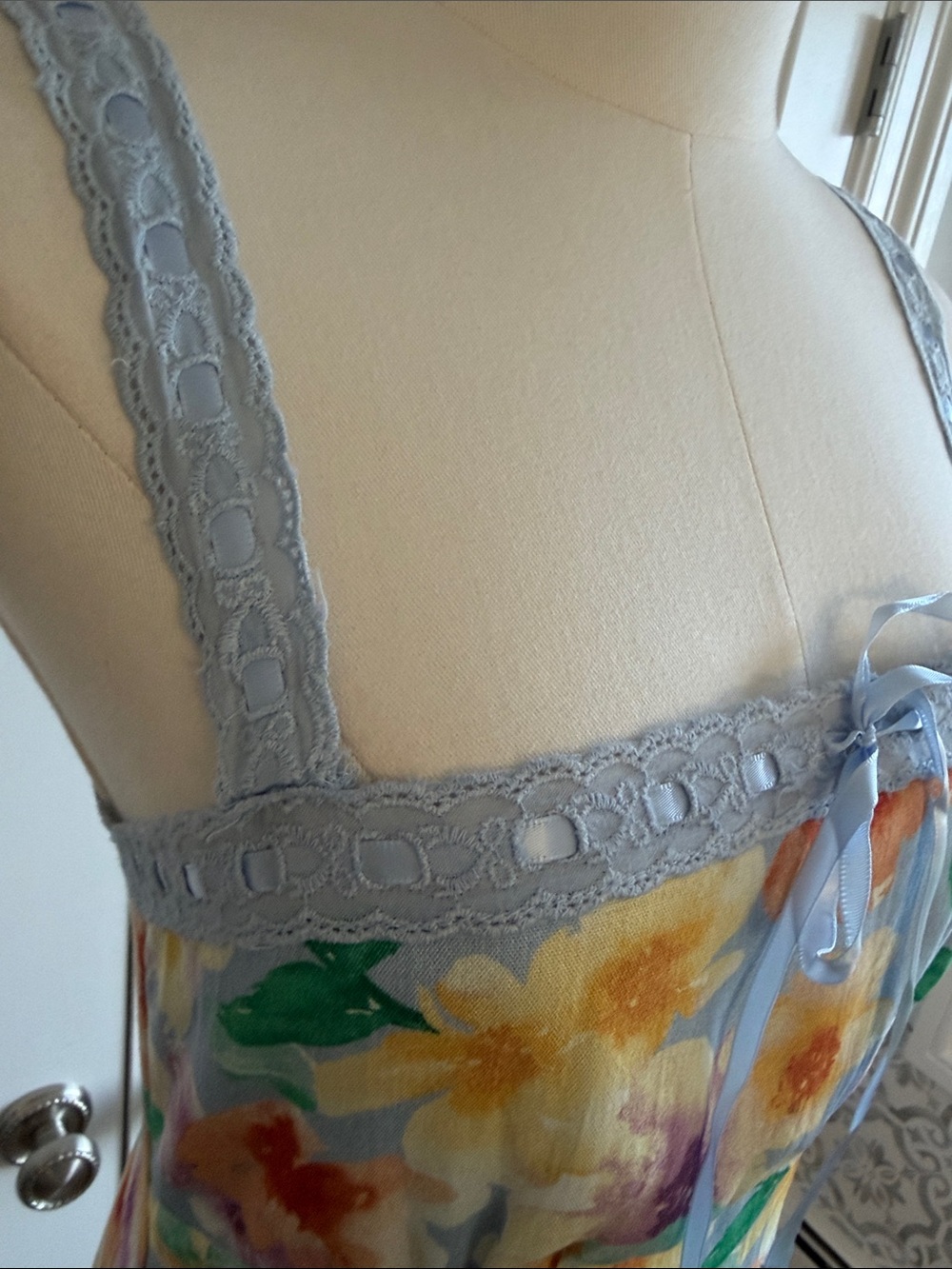 Lulus Countryside Bliss Blue Floral Lace Empire Waist Midi Dress Eyelet Size S - Picture 6 of 13
